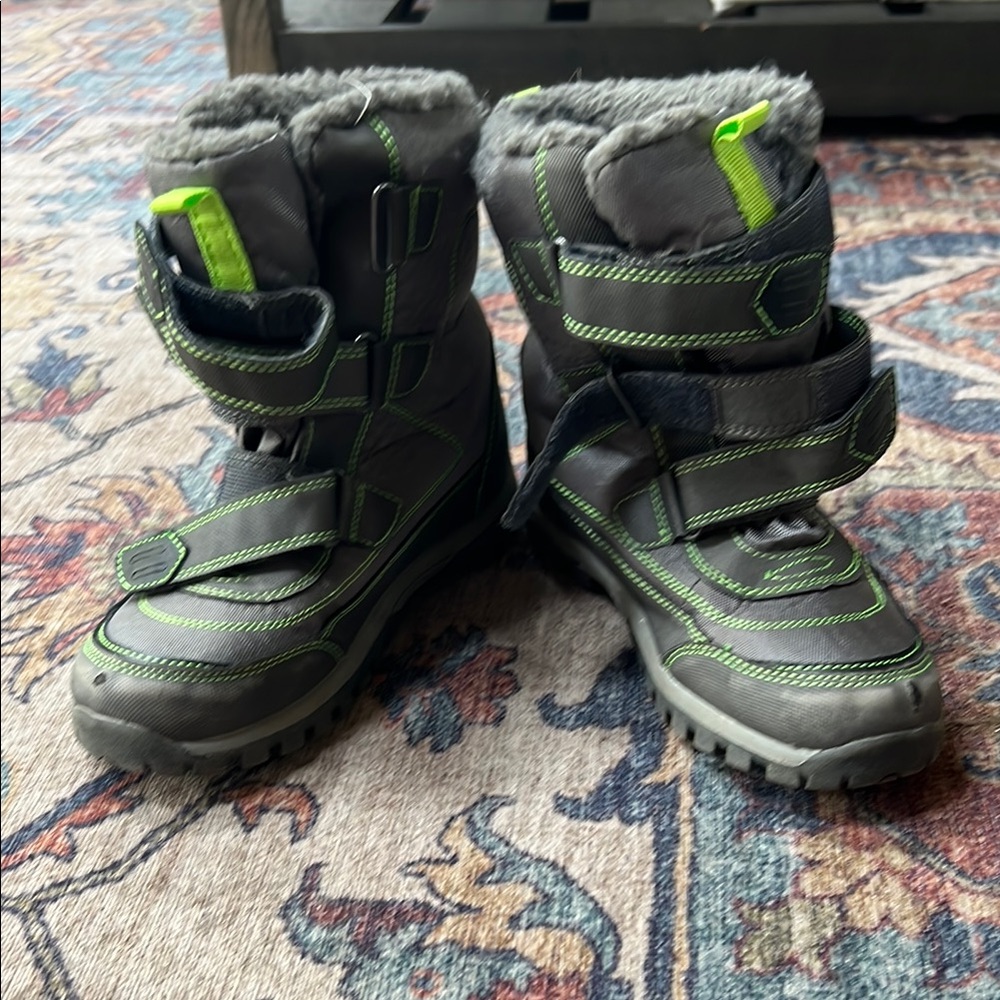 Rocky Gray and Green Rain & Snow Boots with Insulation youth 2